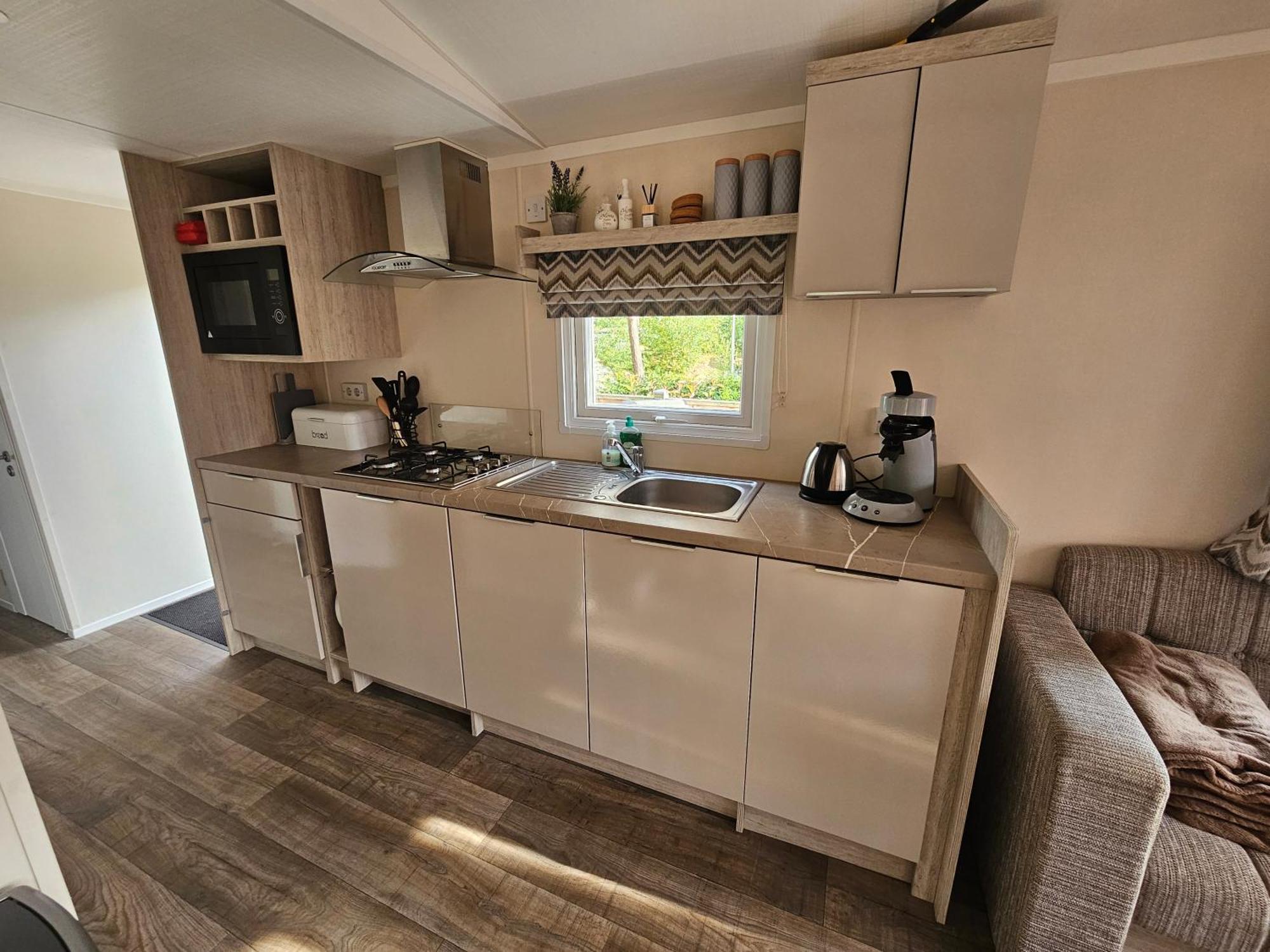 Luxe 4 Persoons Chalet Op 5 Sterren Camping Raalte Exterior photo