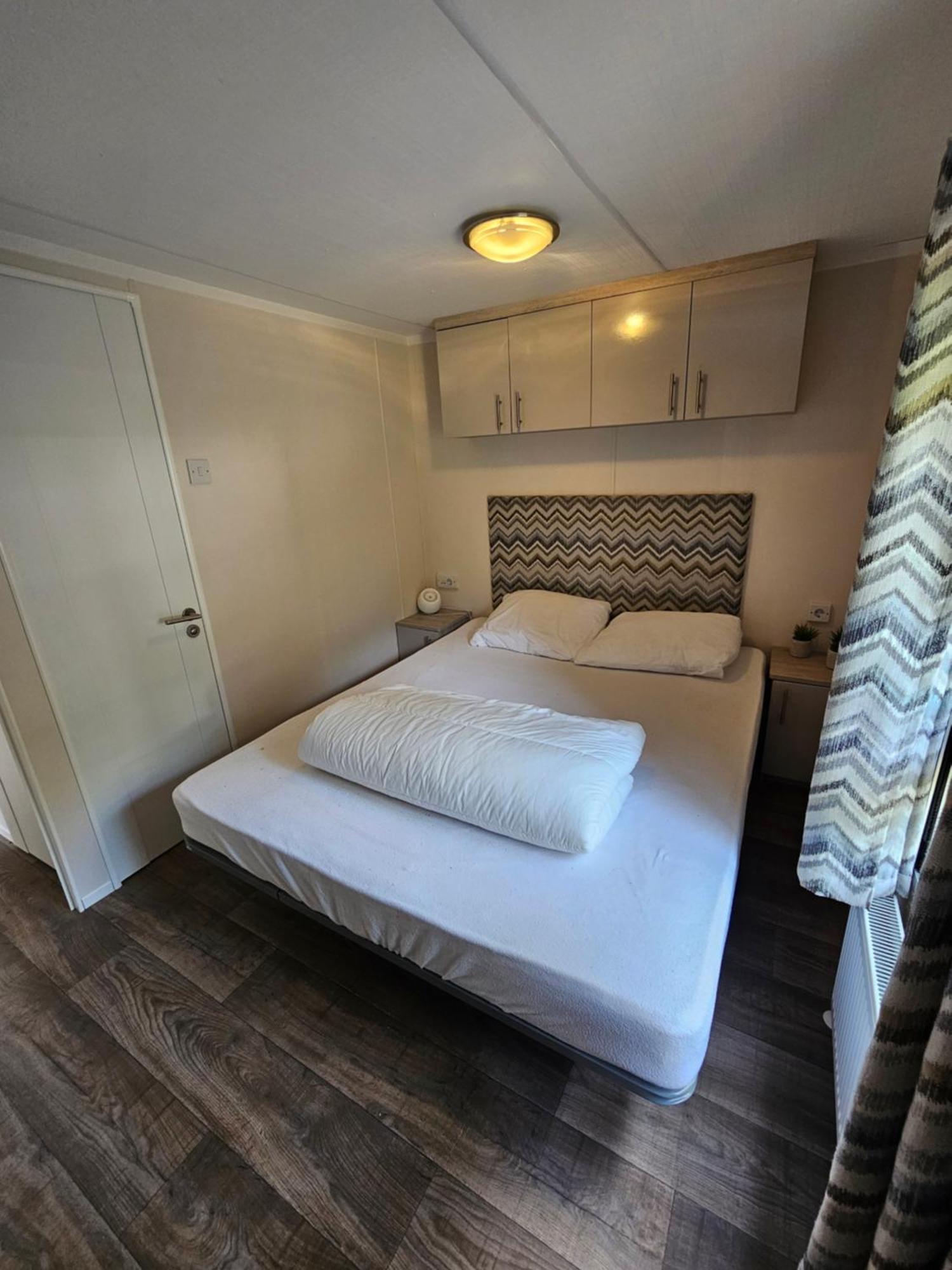 Luxe 4 Persoons Chalet Op 5 Sterren Camping Raalte Exterior photo