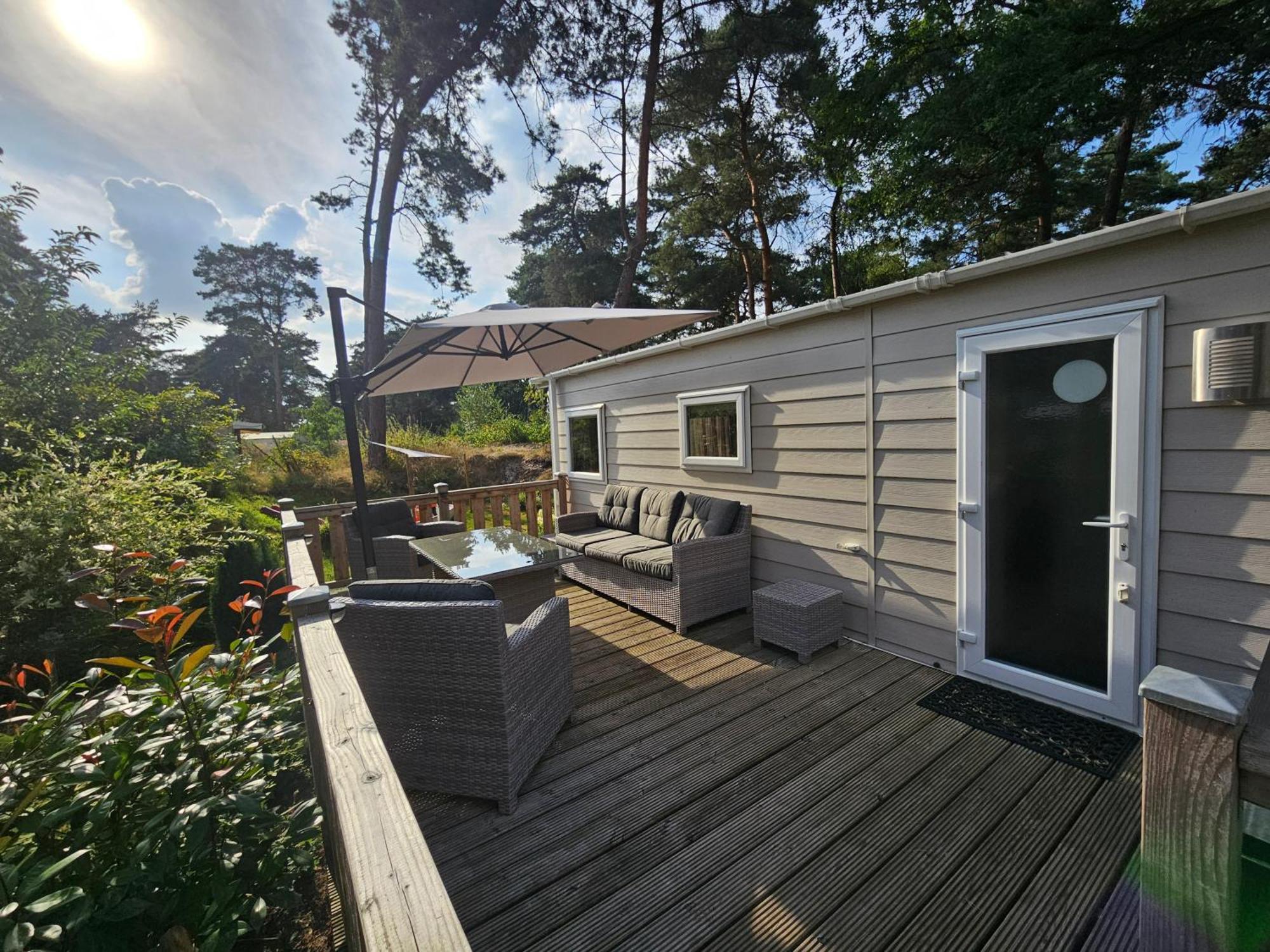 Luxe 4 Persoons Chalet Op 5 Sterren Camping Raalte Exterior photo