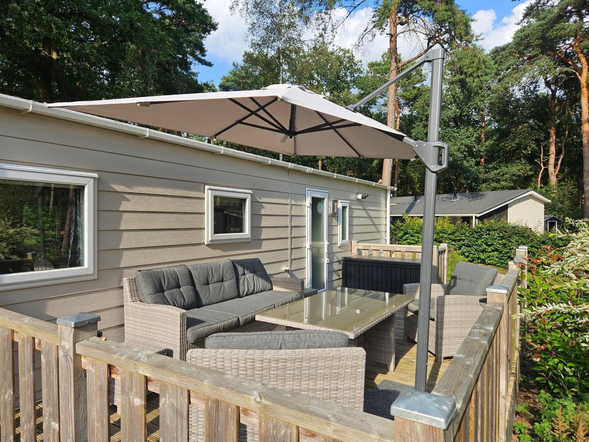 Luxe 4 Persoons Chalet Op 5 Sterren Camping Raalte Exterior photo
