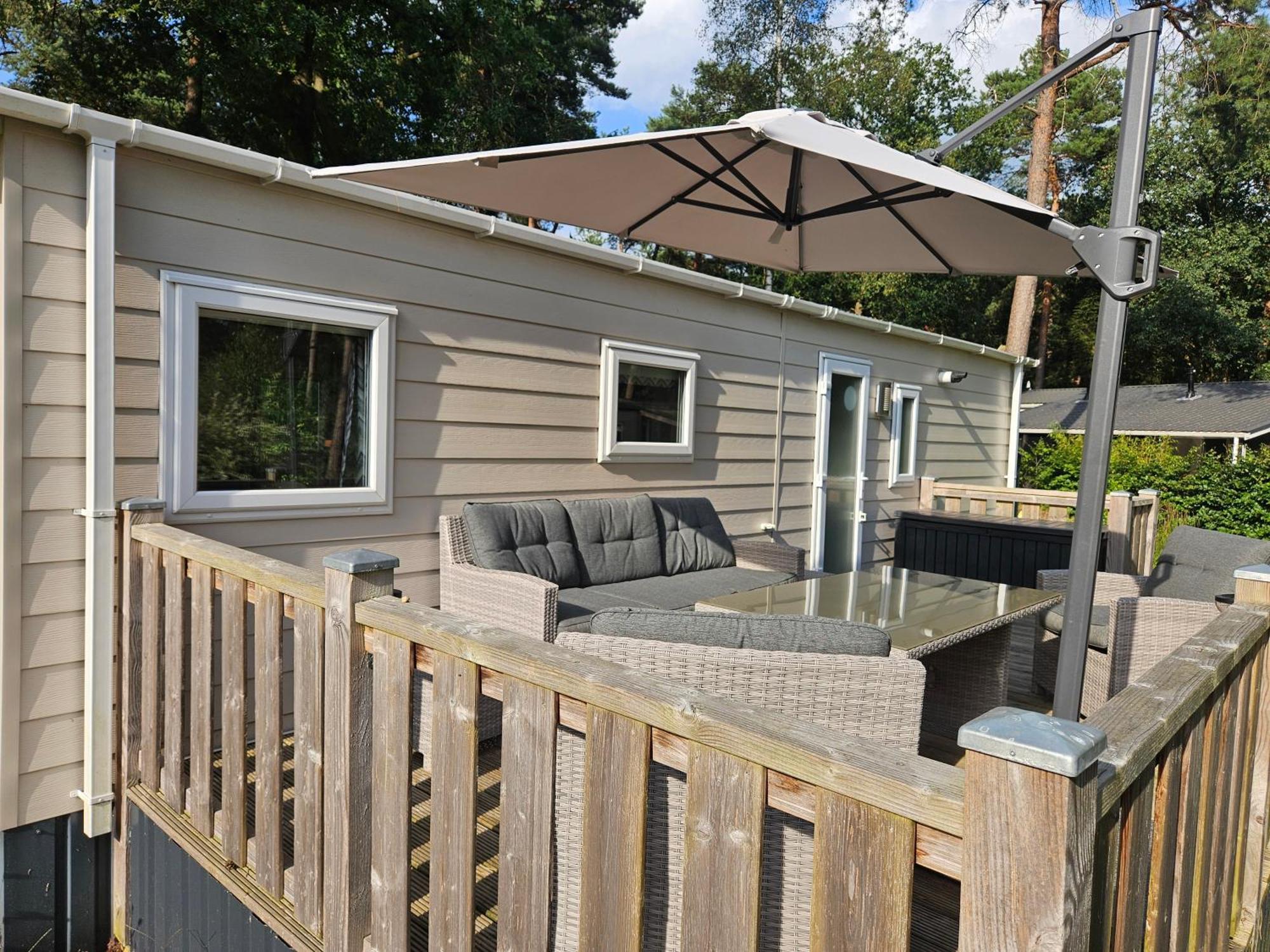 Luxe 4 Persoons Chalet Op 5 Sterren Camping Raalte Exterior photo